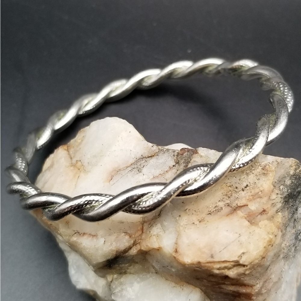 Sterling silver wreath twisted bracelet. B304 - Picture 3 of 3